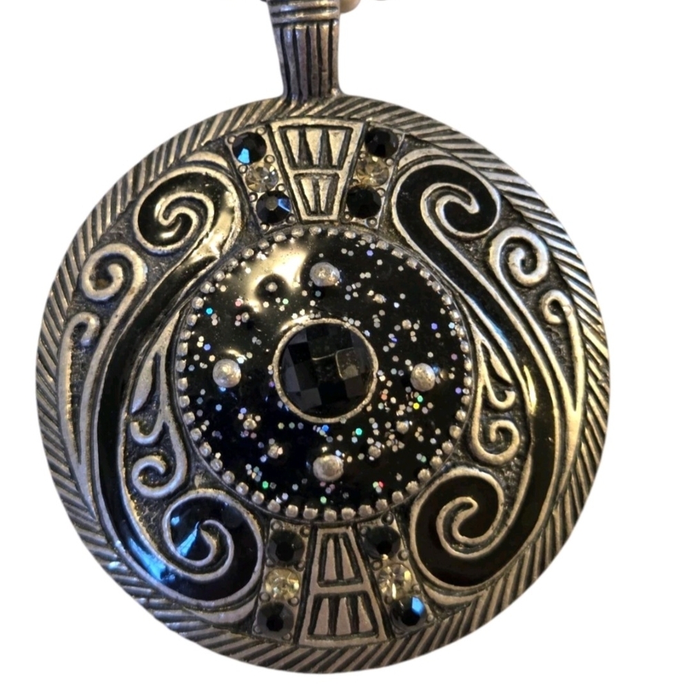 Elegant Silver and Black Pendant Necklace